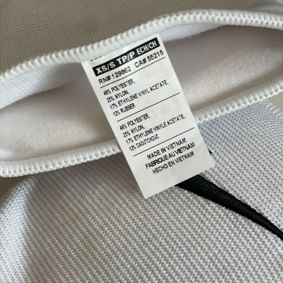 COPY - Nike Essentials Volleyball Knee Pads -XS/S - Picture 2 of 2